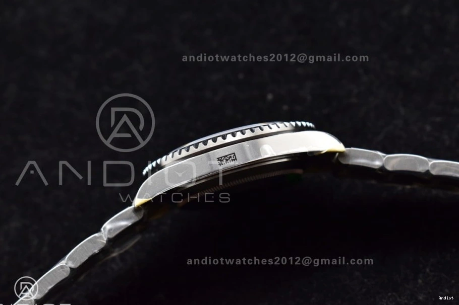 on ARF1:1 Bracelet Edition Best LV Submariner Steel 16610 Green 904L SS SH3135 V 1140 Seasonal 0722